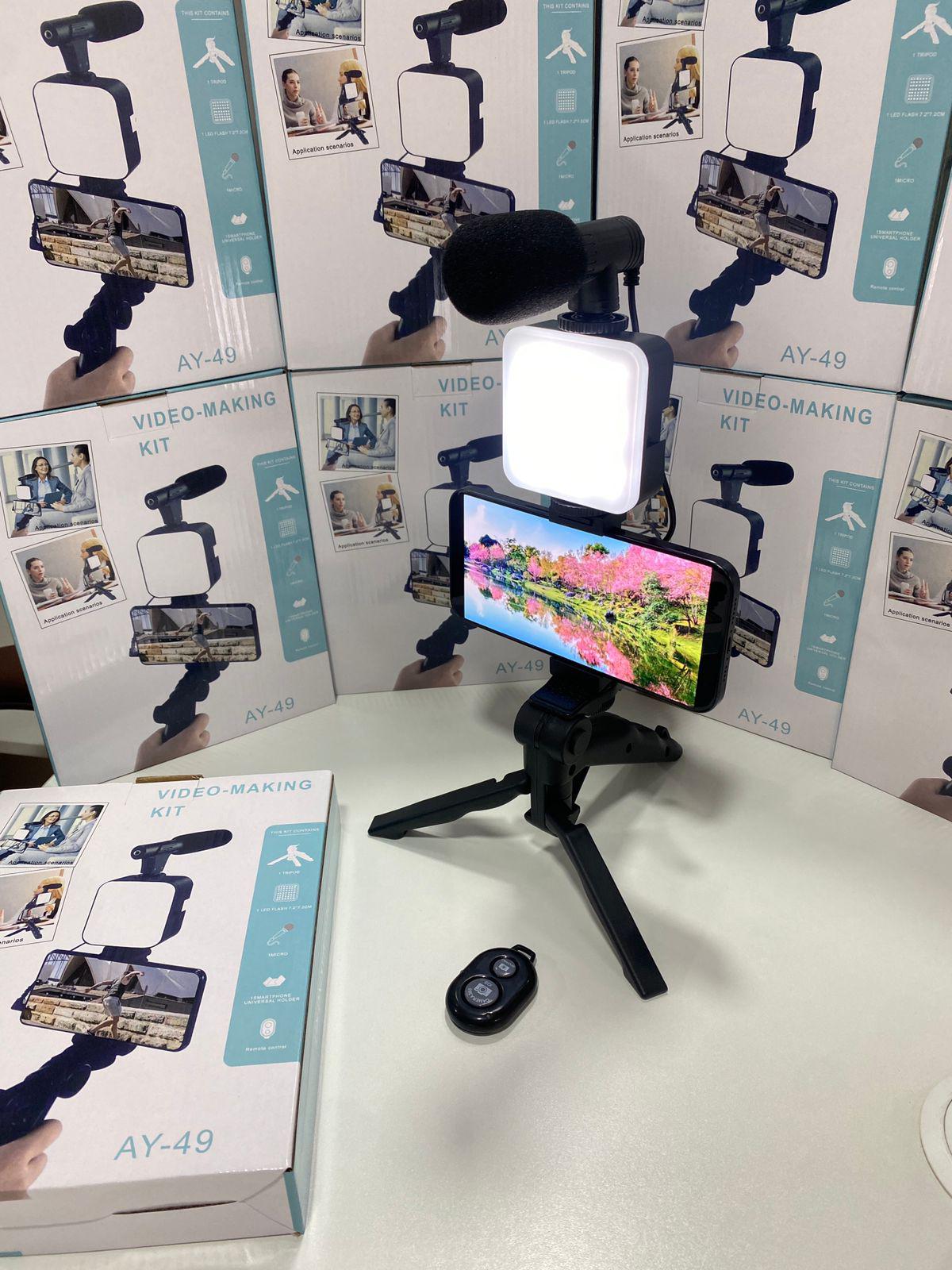KIT TRIPODE CON MICROFONO + LUZ LED (3 EN 1)