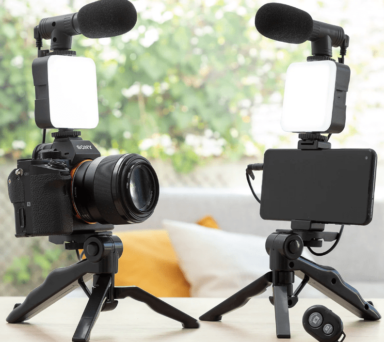 KIT TRIPODE CON MICROFONO + LUZ LED (3 EN 1)